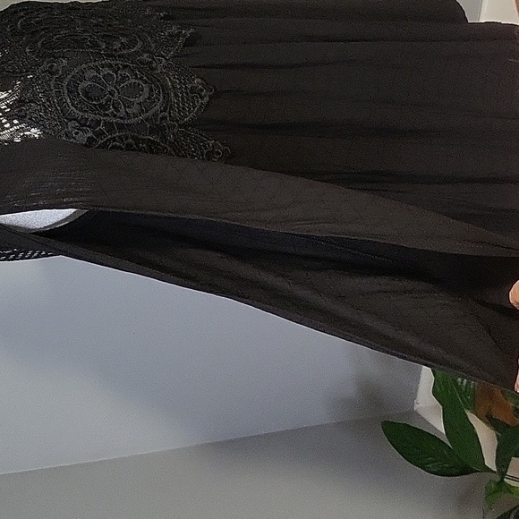 Xhilaration Split Sleeve Crochet Bodice Lined Boho Dress - Size M - Picture 5 of 12